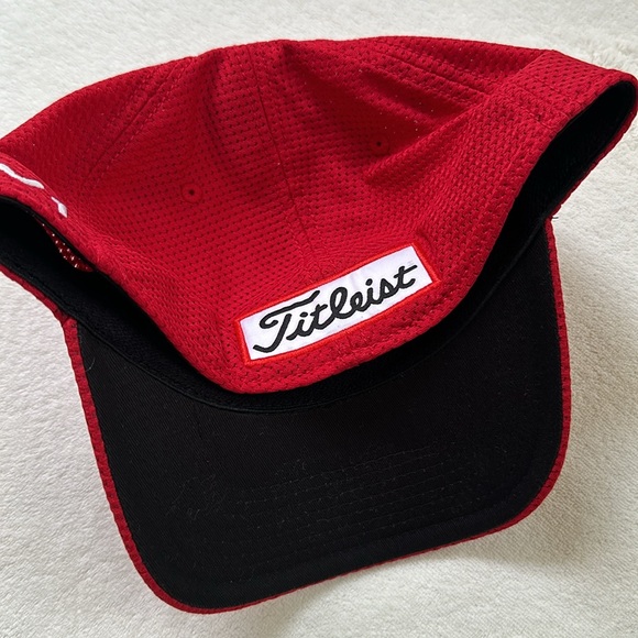 ⛳️ Titleist Tour Stretch Tech Hat - Picture 4 of 6